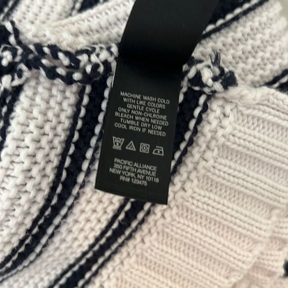 Reaction Kenneth Cole Sweater Black White Stripe Button Front Pockets 💯% Cotton - Picture 9 of 10